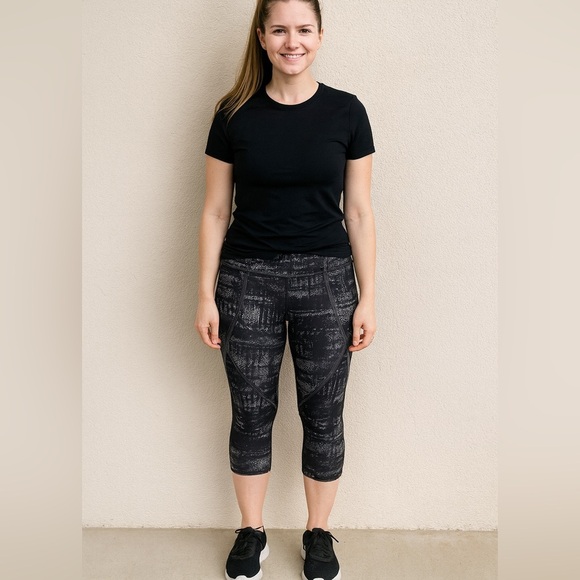 Nike Dri-Fit Reflective Cropped Running Athletic Capri Leggings Black Medium - Picture 1 of 11